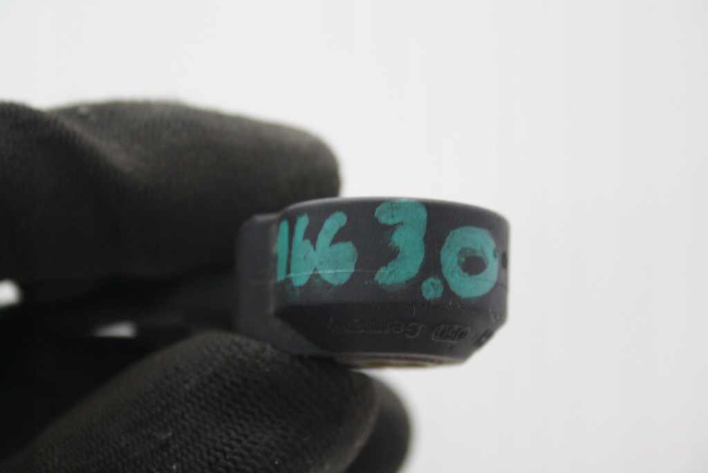 фото №12, Датчик spalania детонационный alfa romeo 166 3,0 busso 0261231007 0261231095