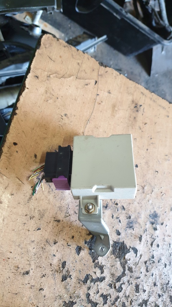 фото №1, Toyota avensis t25 модуль блок управления