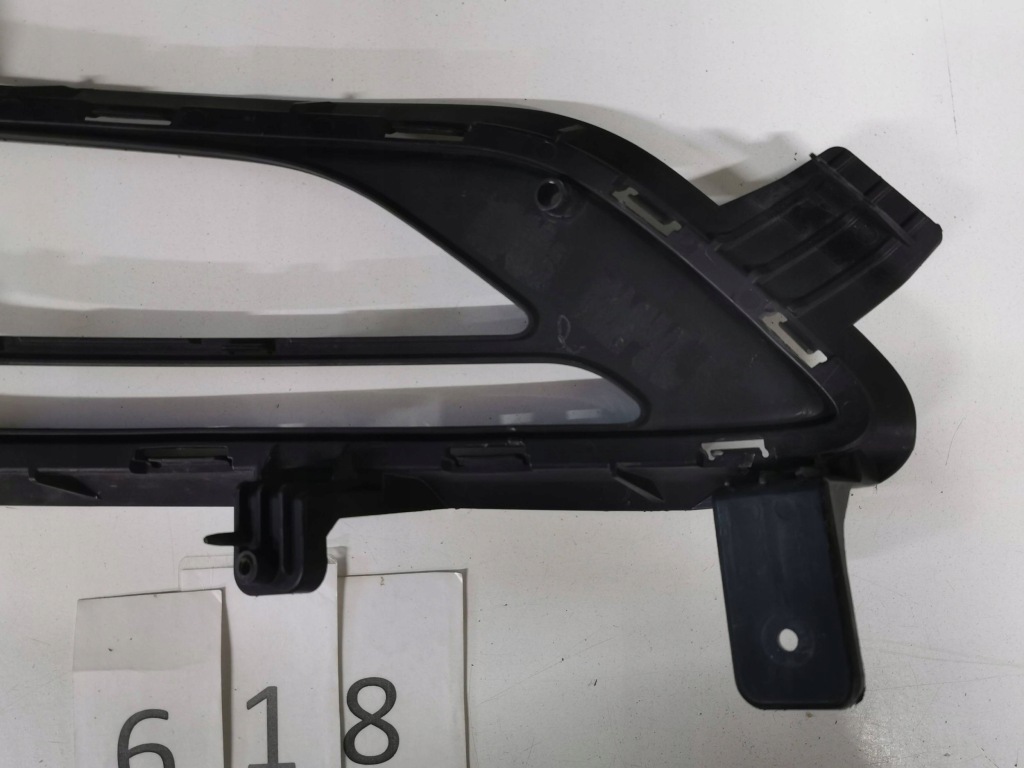 Решітка бампера передній hyundai tucson 3 рестайлінг  ліва 618. Ціна