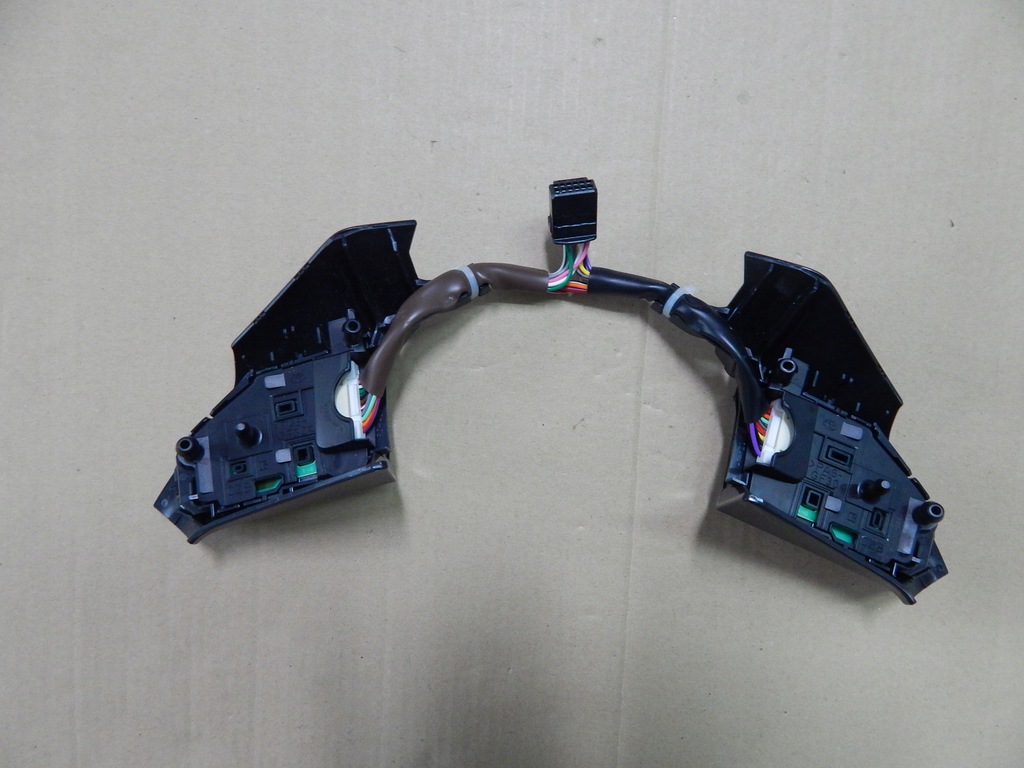 фото №5, Кнопки руля круиз-контроль toyota yaris iv