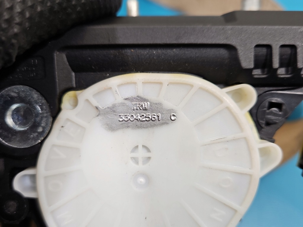 Купить Ремень безопасности задний  правый - mercedes ml w164 a1648601885