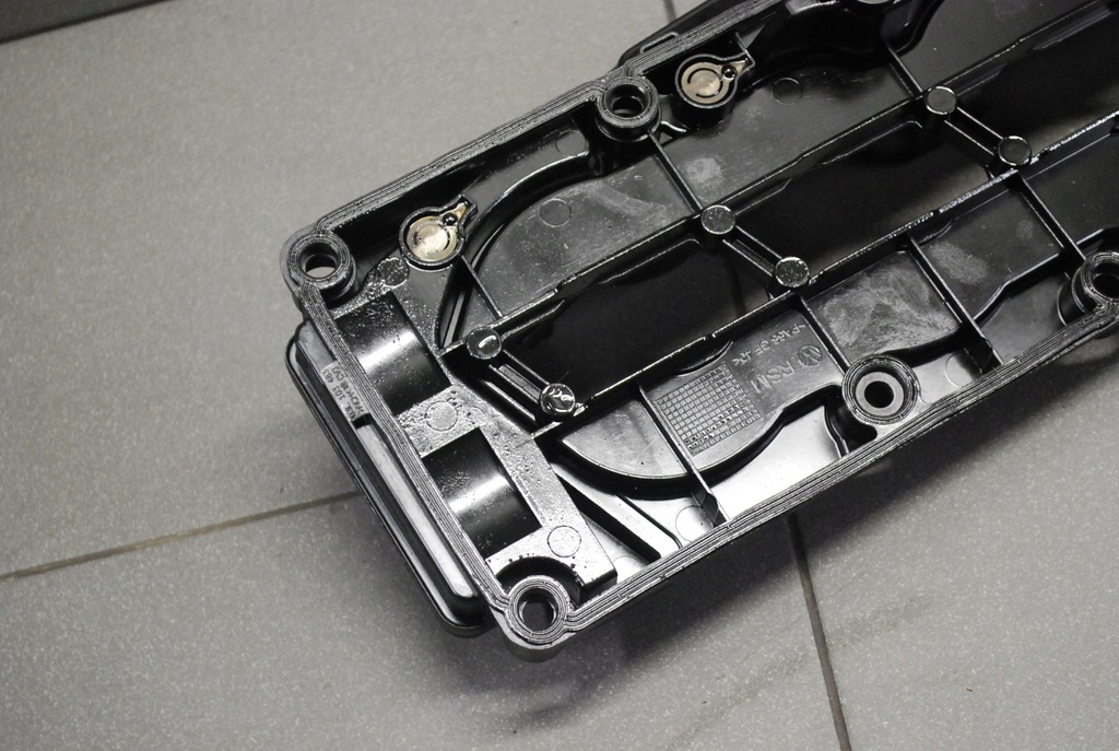 фото №6, Кришка клапанів audi 2.0 tdi cag 03l103469a