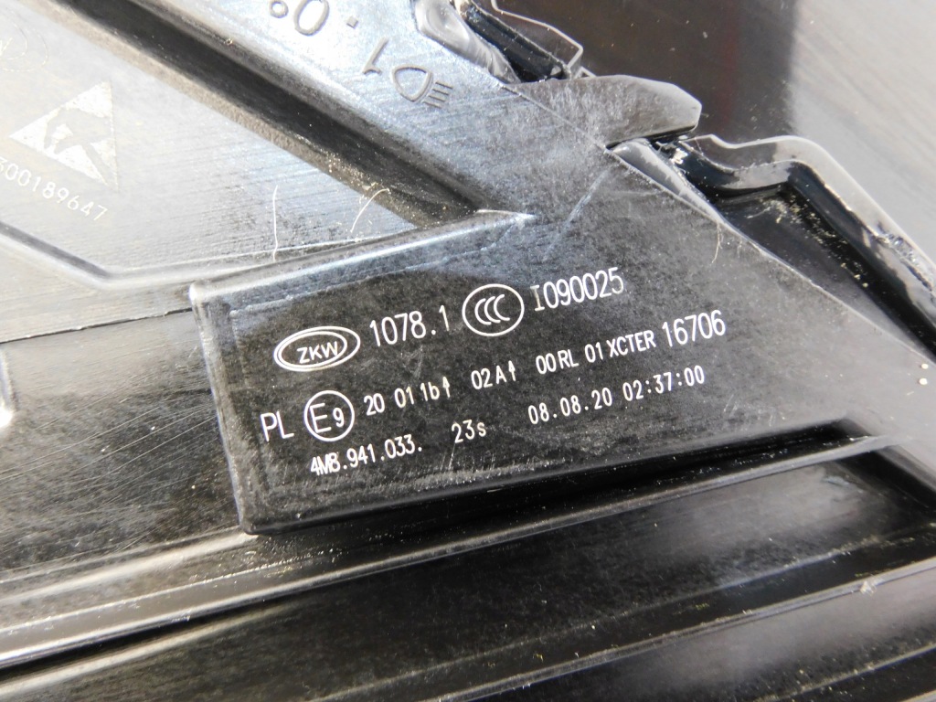 фото №15, Audi q8 4m8 лампа левая правая full led 4m8941034 4m8941033 całe