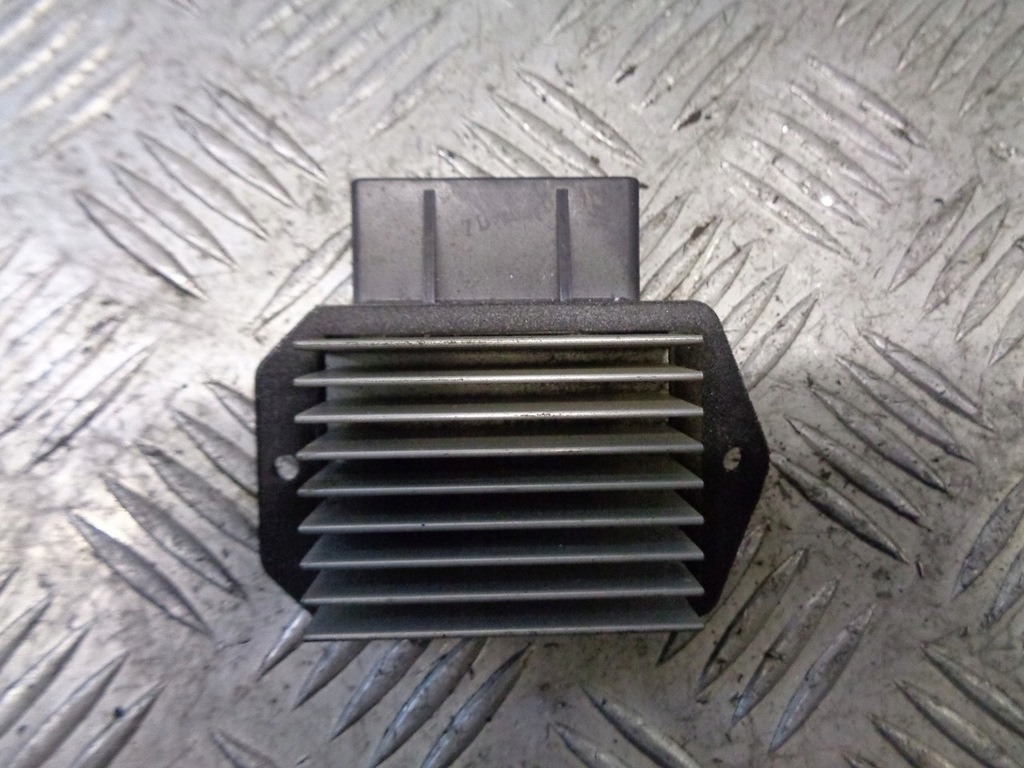 фото №1, Резистор резистор вентилятор toyota avensis t25