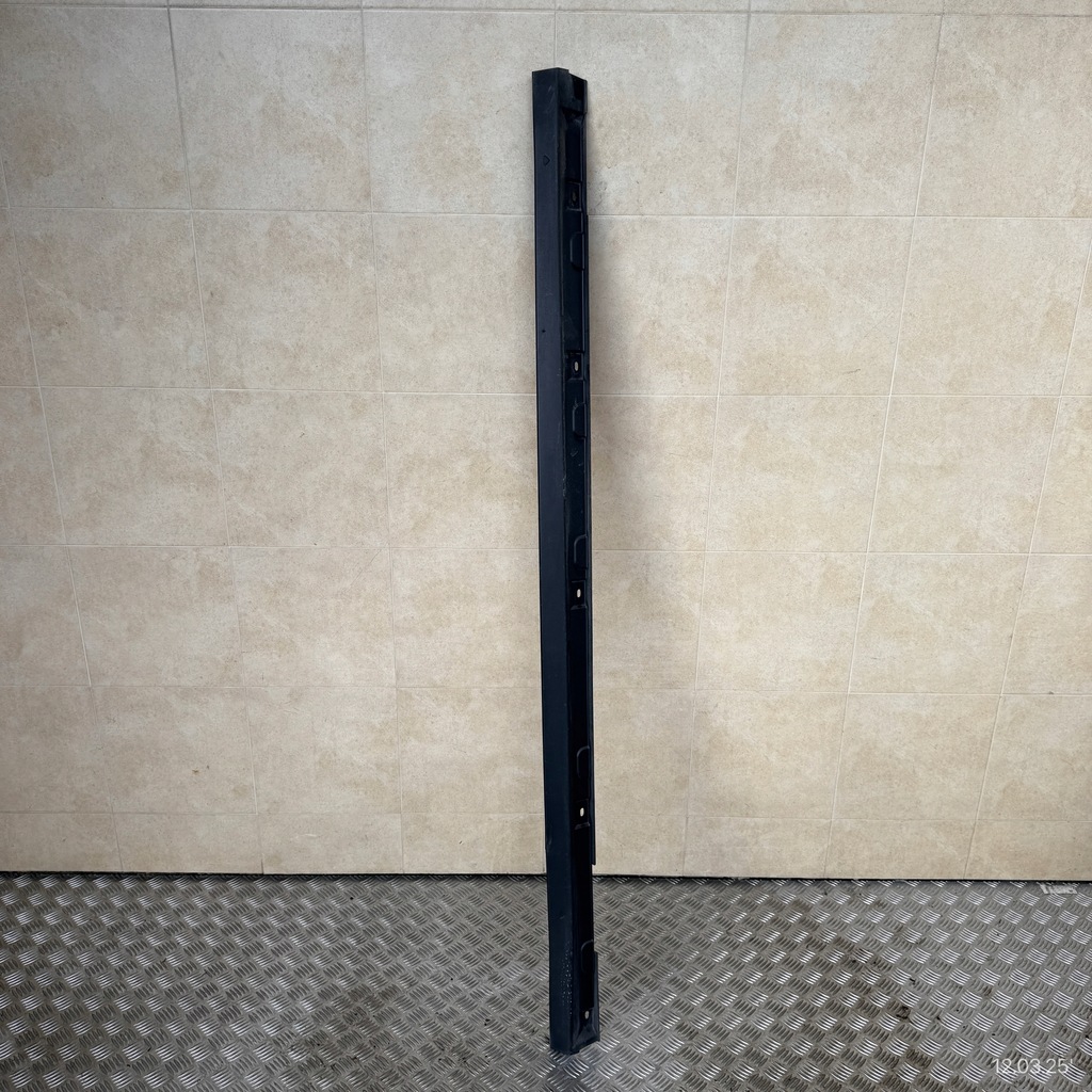 фото №1, Молдинг порог правая порог vw volkswagen t-roc 2ga853856b