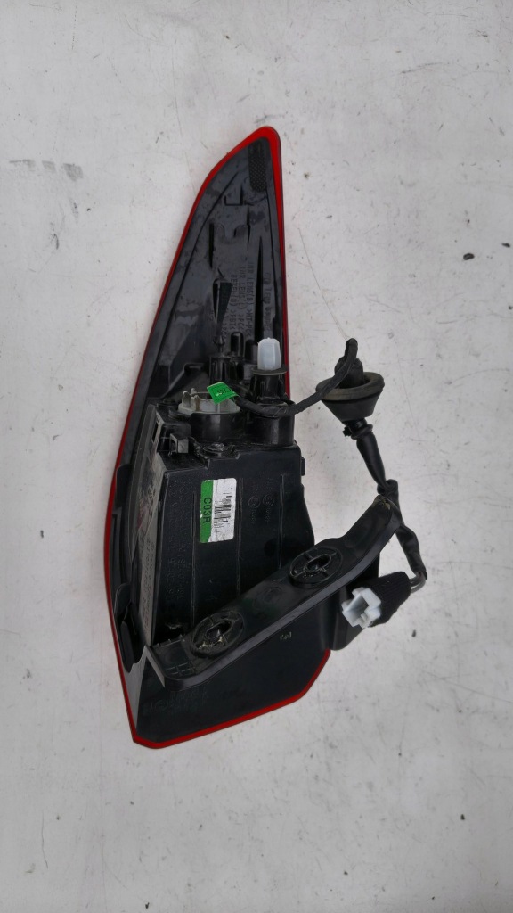 фото №2, Hyundai kona лампа задняя задняя led правая