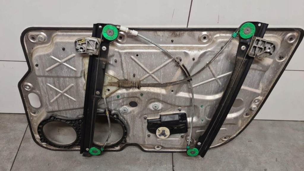 фото №1, Подъемник стекло левый перед доводчик vw phaeton 02-16