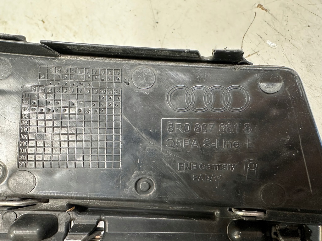 фото №10, Решітка бампера ліва audi q5 sq5 s-line 8r0 satyna pdc 8r0807681s