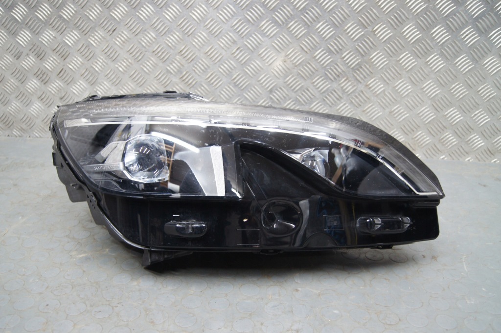 Купить Лампа правая led 3008 ii