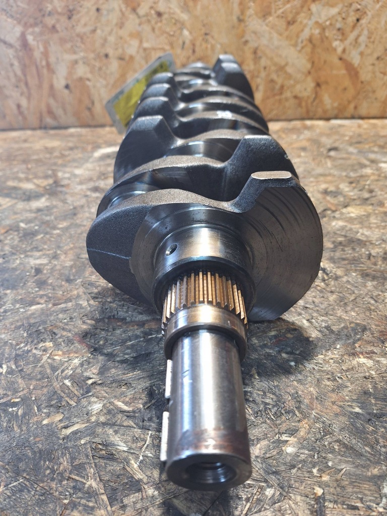 Wał коленчатый 2lt toyota land cruiser 70 85-90 2.4 td номинал в Украине