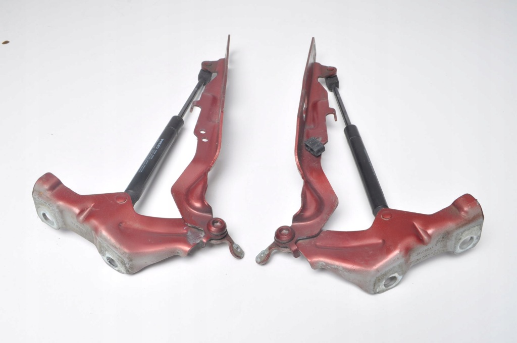 фото №1, Volvo xc70 ii петля капот 31250185 31250186