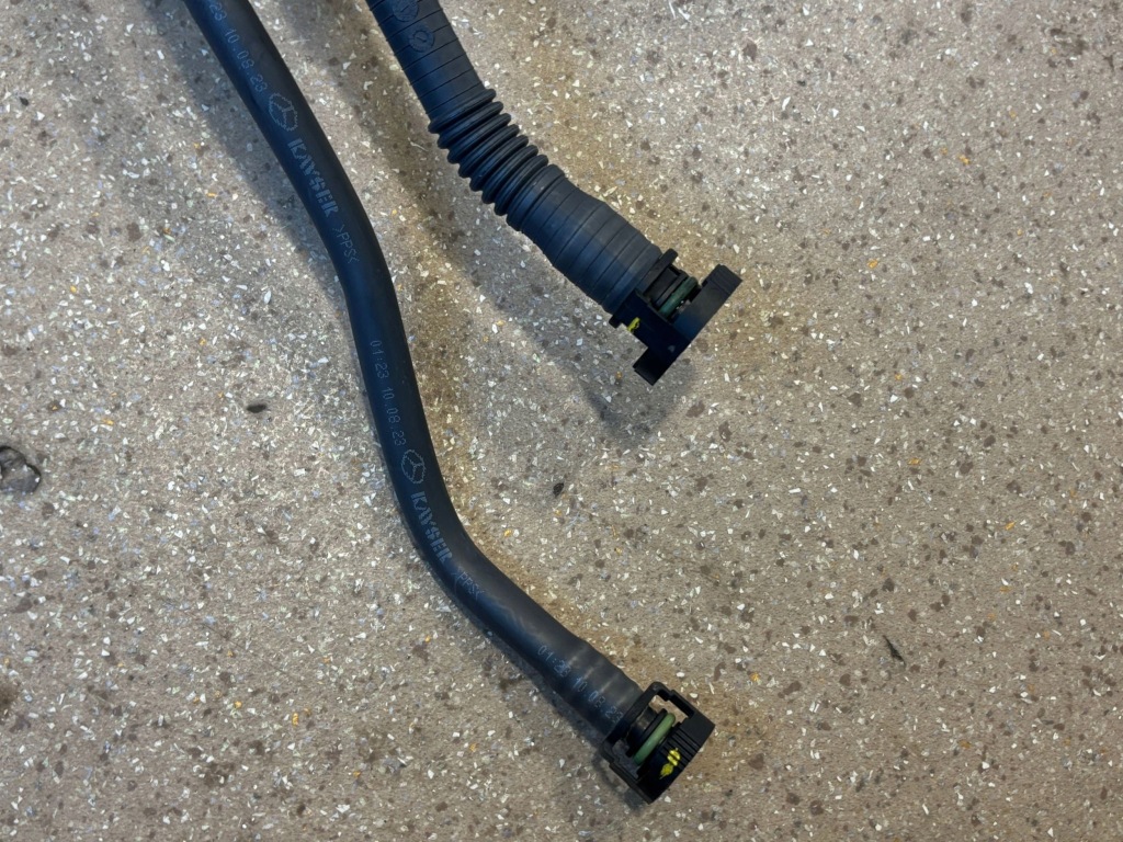 Шланг вакууму mercedes-benz glc c254 a2540100609 Зі Шроту