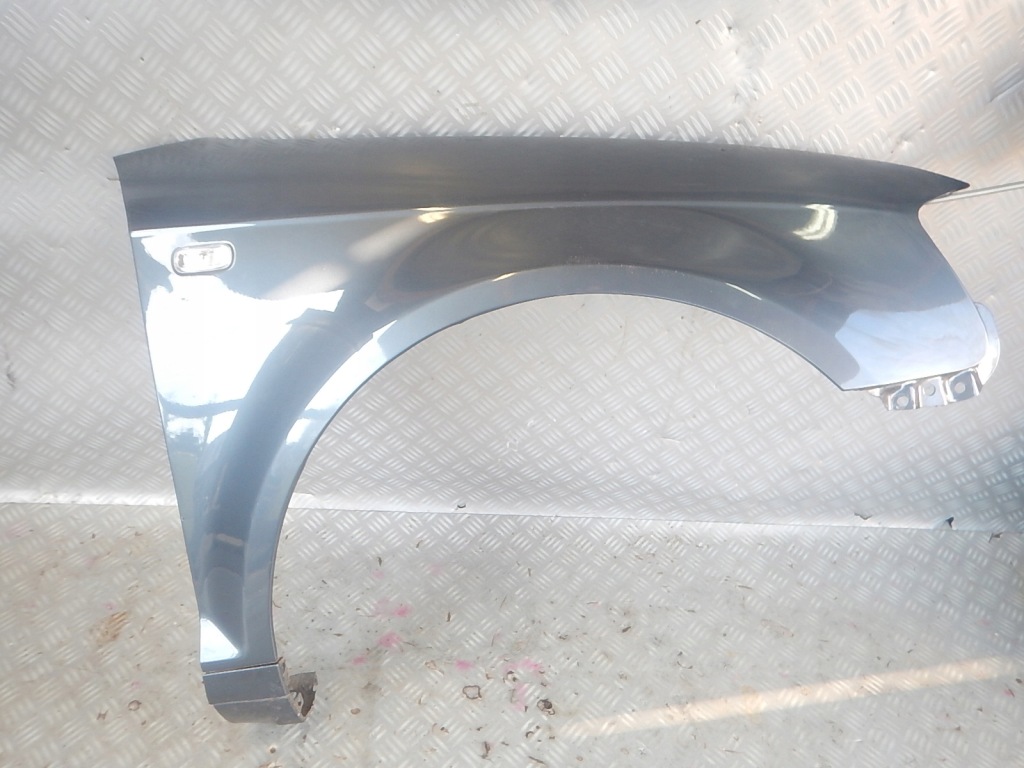 Купити Audi a3 8p 06- правий крило перед