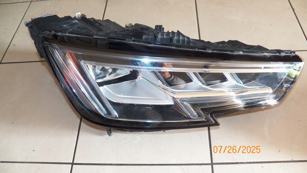 фото №1, Лампа правая перед audi a4 b9 full led matrix 8w0941036