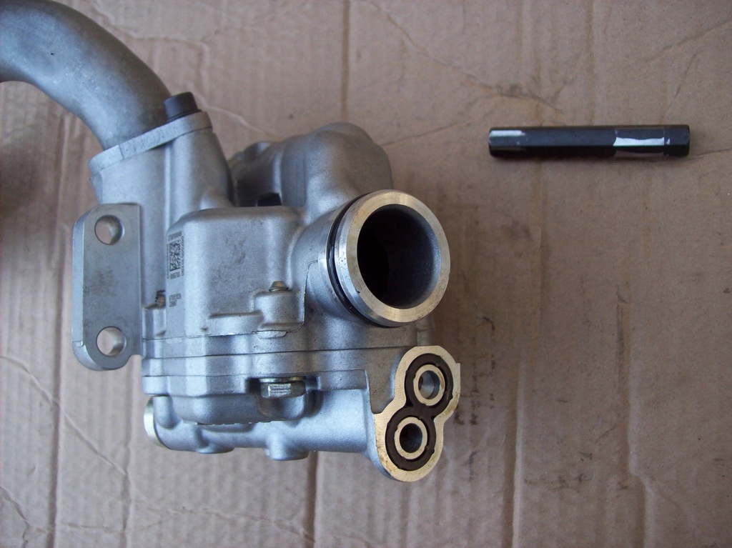 фото №3, Alfa romeo giulia quadrifoglio 2.9 насос оливи