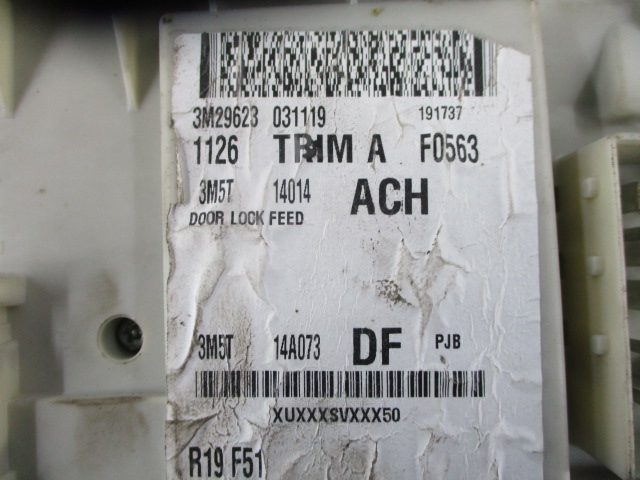 фото №5, Ford c-max коробка предохранителей 3m5t14a073df