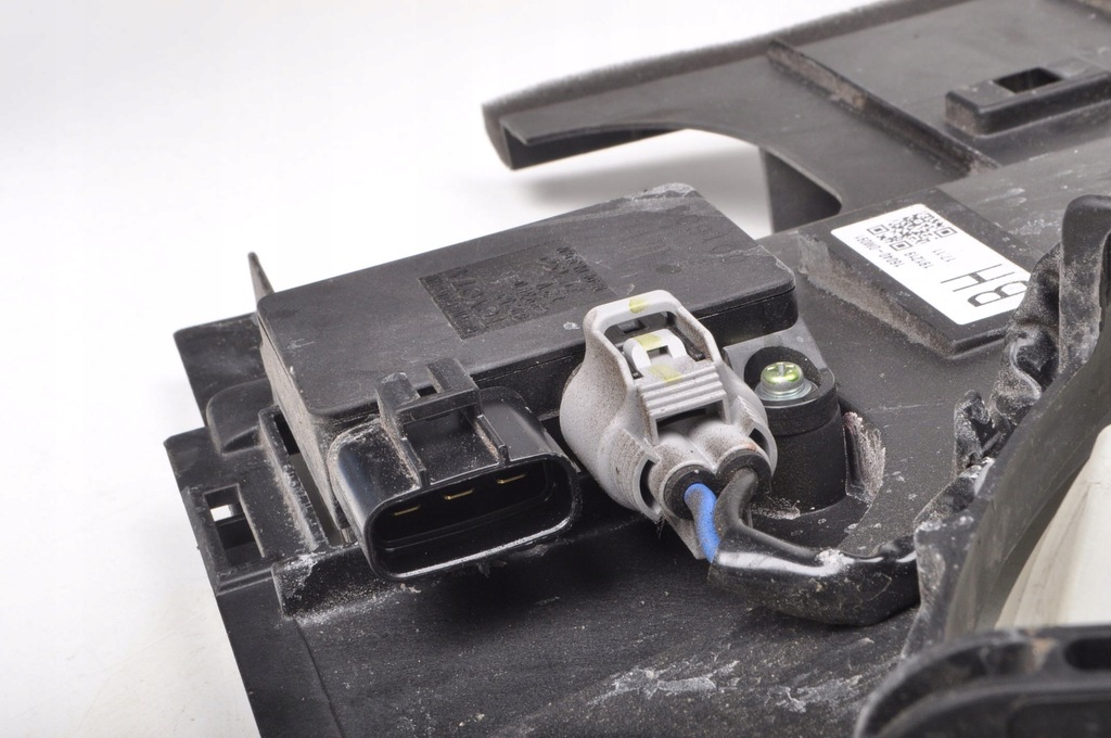 фото №8, Toyota yaris iii auris i avensis iii 1.5 вентилятор радиатора 89257-12020