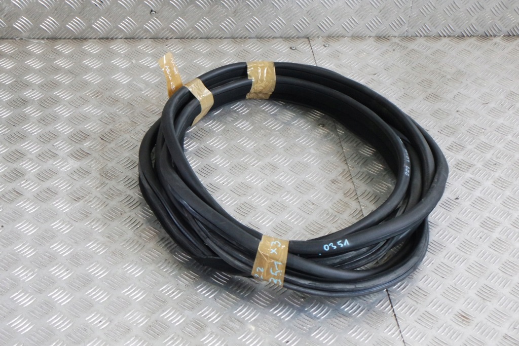 фото №1, Прокладка двері задня mercedes w222 a2226970351