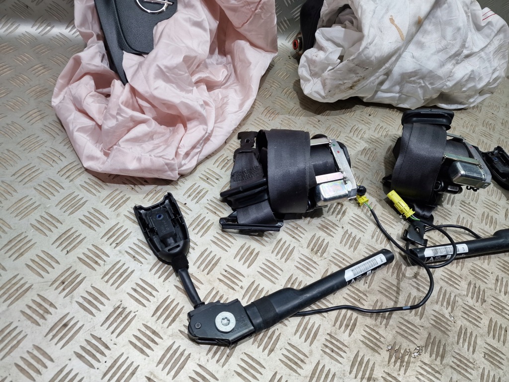 фото №6, Подушка подушка безопасности ремни натяжитель astra j zafira c