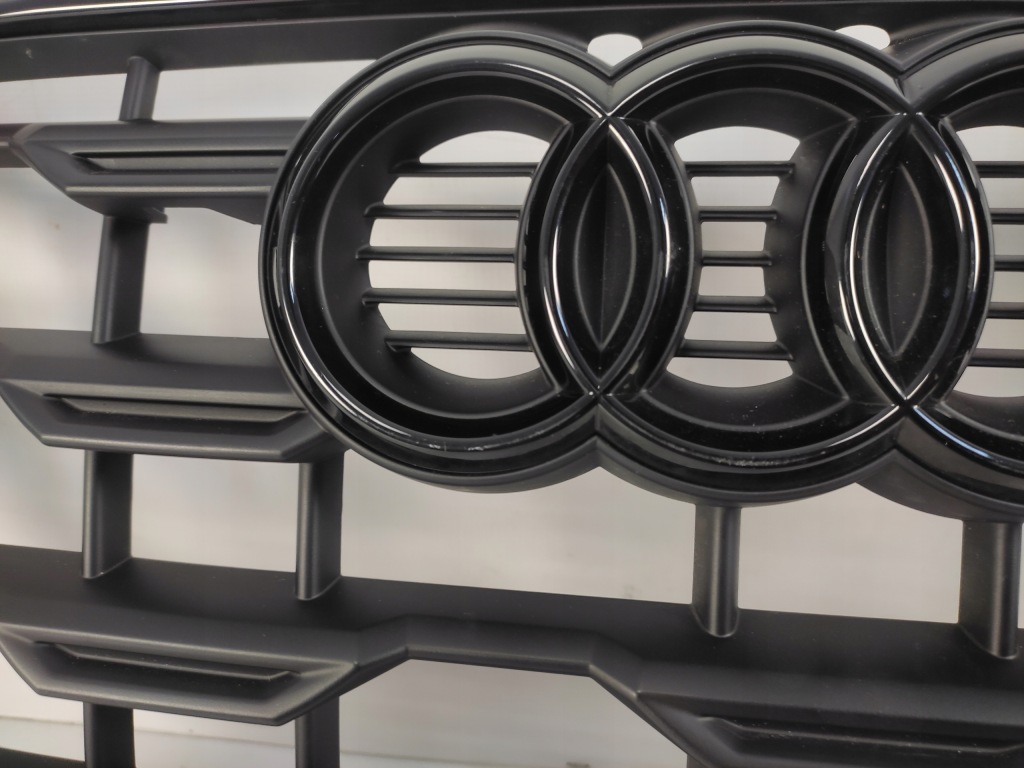 Audi q2 2 81a рестайлинг  решётка радиатора решётка  радиатора перед черный 2020- 81a853651h Недорого