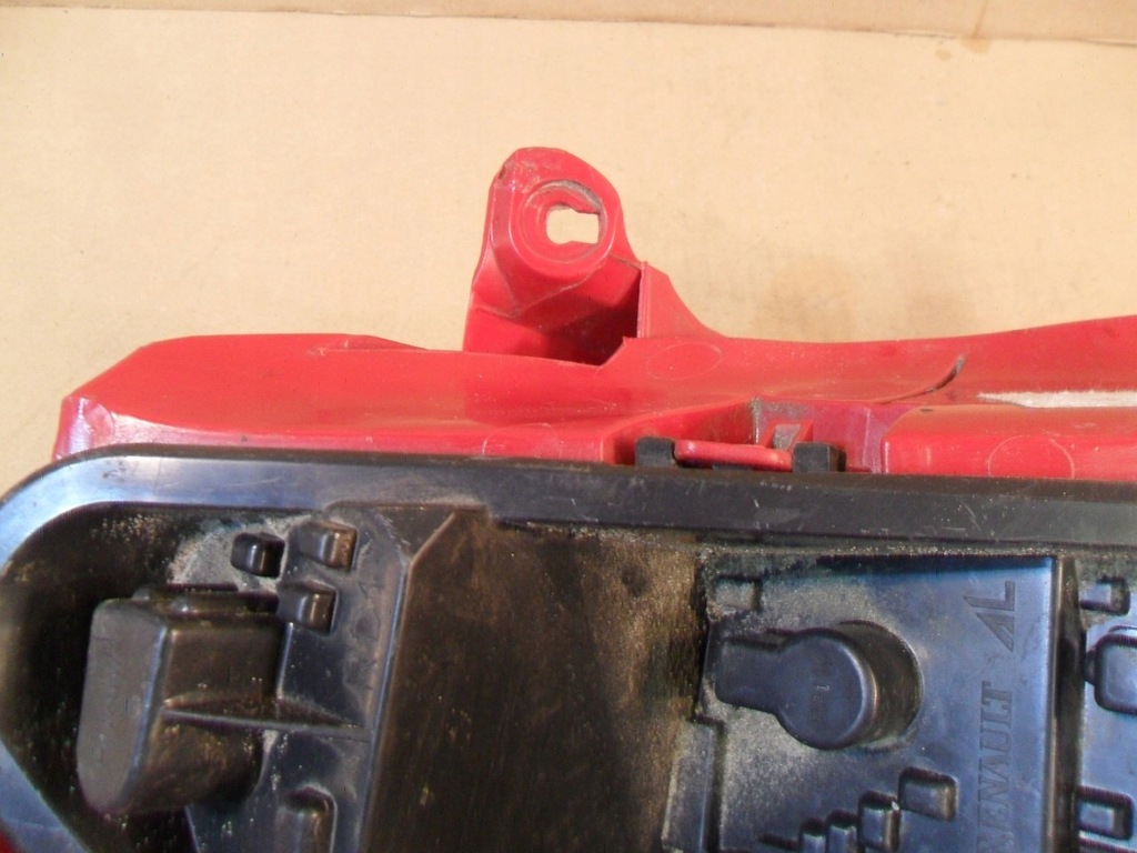 фото №11, Лампа правая renault clio iii 8200776050