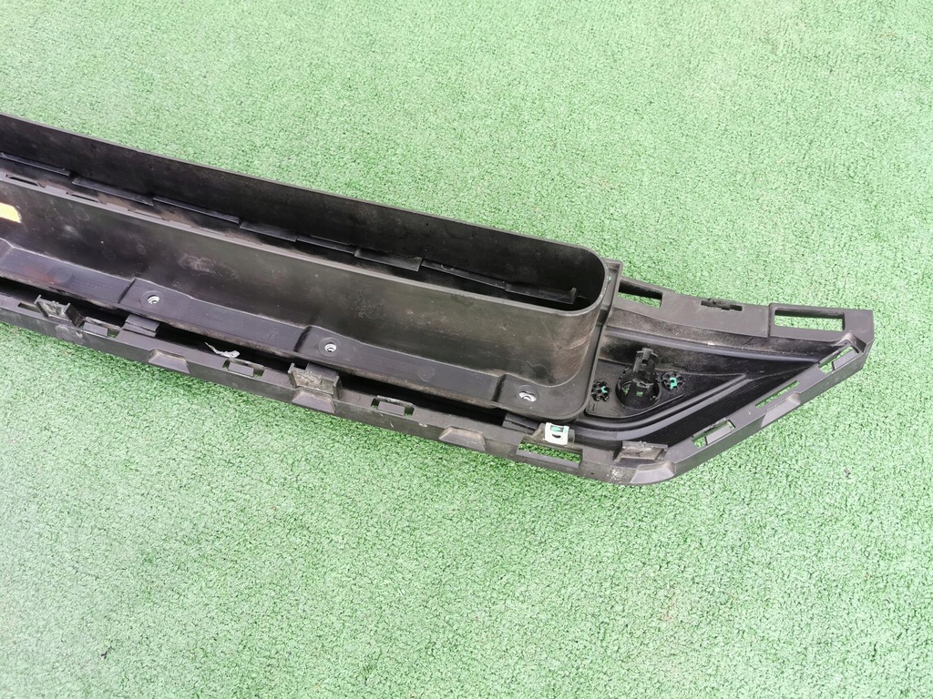 фото №12, Решётка средняя бампера перед передний впуск maserati grecale 670170802