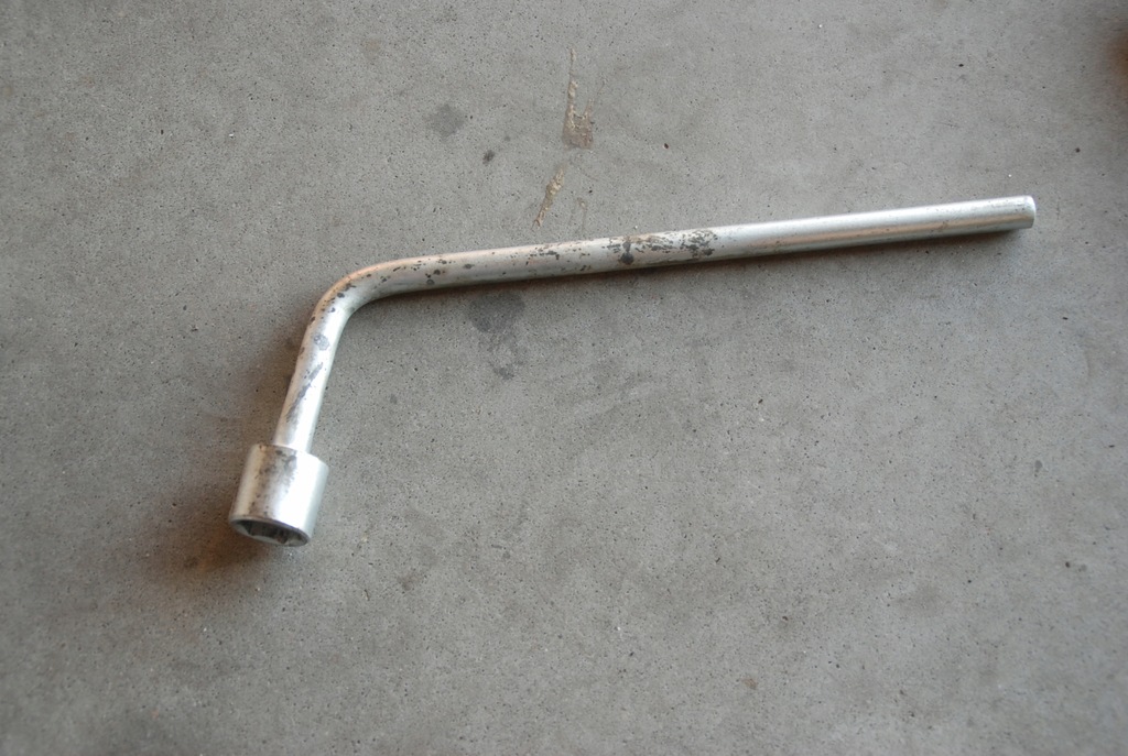 фото №3, Pajero iv ключ do kół