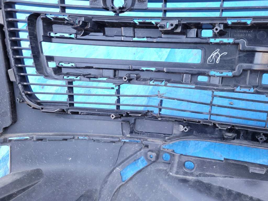 фото №13, Range rover v vogue l460 | бампер перед решётка решётка радиатора m8e2-17f003-a | 0268