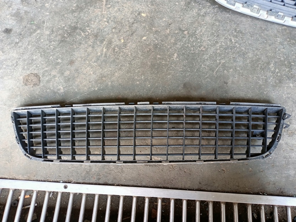 фото №1, Решётка средняя opel vectra c lift 13182906