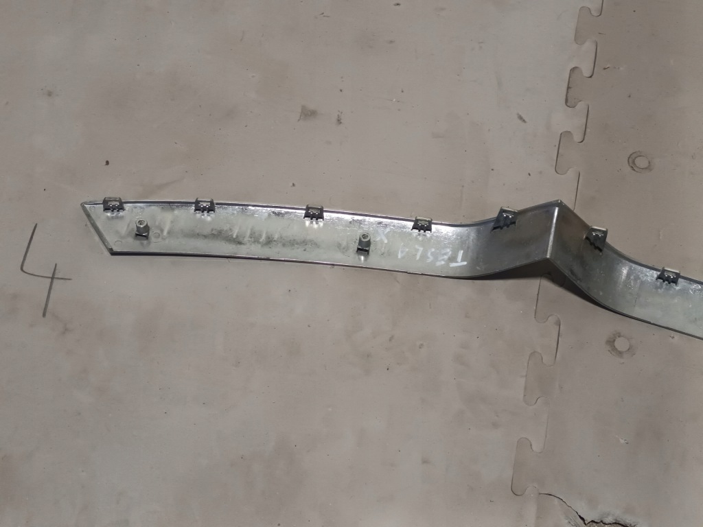 Решітка радіатора tesla x решітка радіатора хром 1047022-00-c в Україні