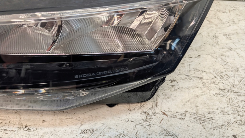 Skoda scala рестайлінг  655 фара перед ліва full led 655941015 в Україні