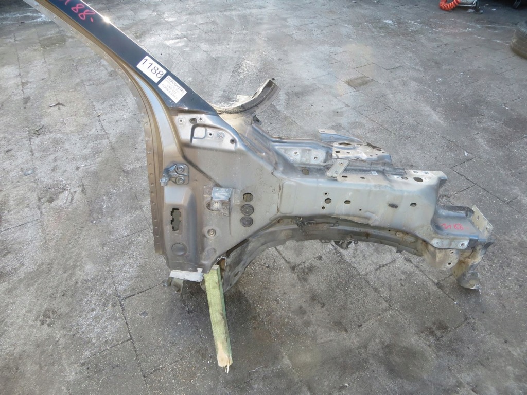 Купити Land rover discovery sport l550 лонжерон четвертина правий перед 14-