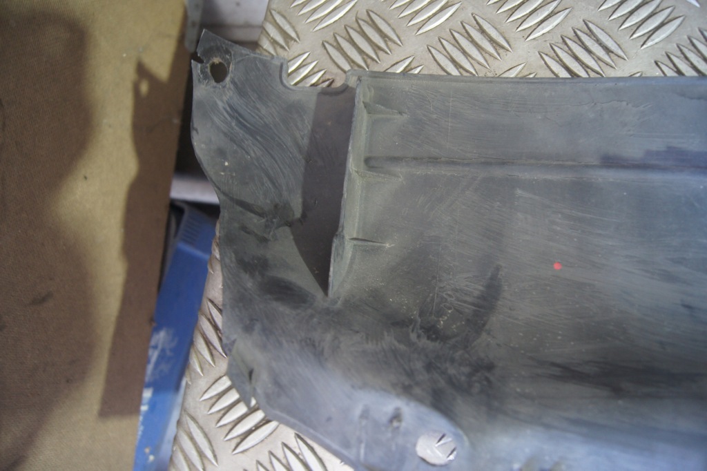 фото №13, Audi оригинальный номер 8t0807081a