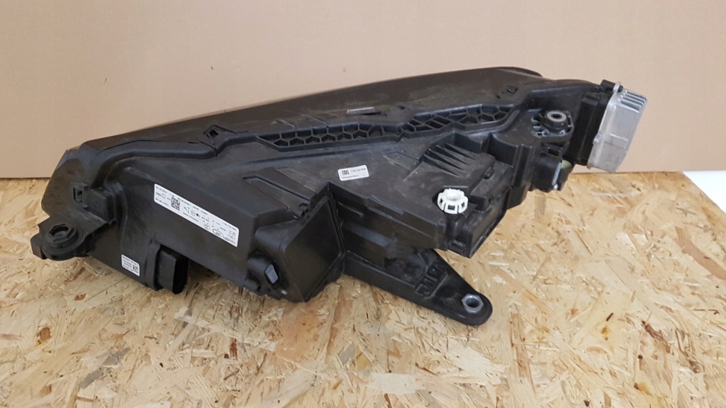 Фара перед правый  skoda superb 3 рестайлинг  full led демонтаж Киев