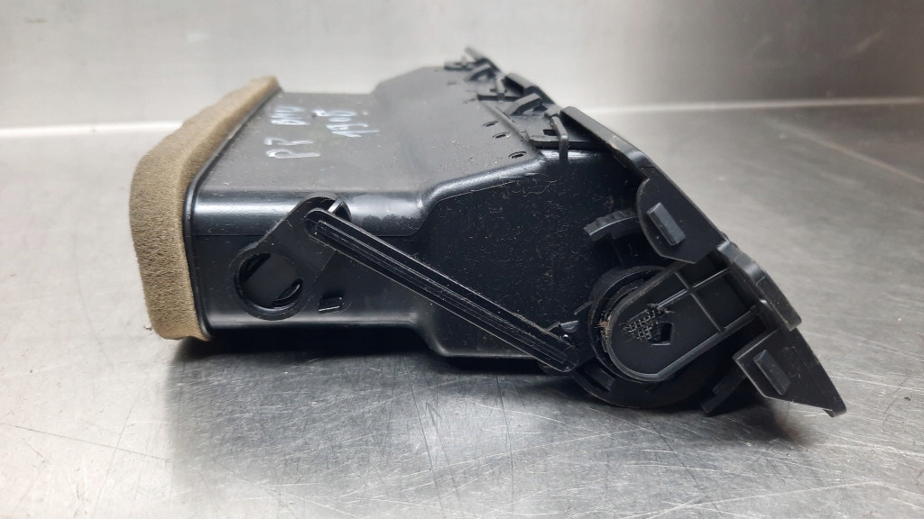 фото №6, Решётка обдув правая 6910732 bmw e61 03-07r 2.0d