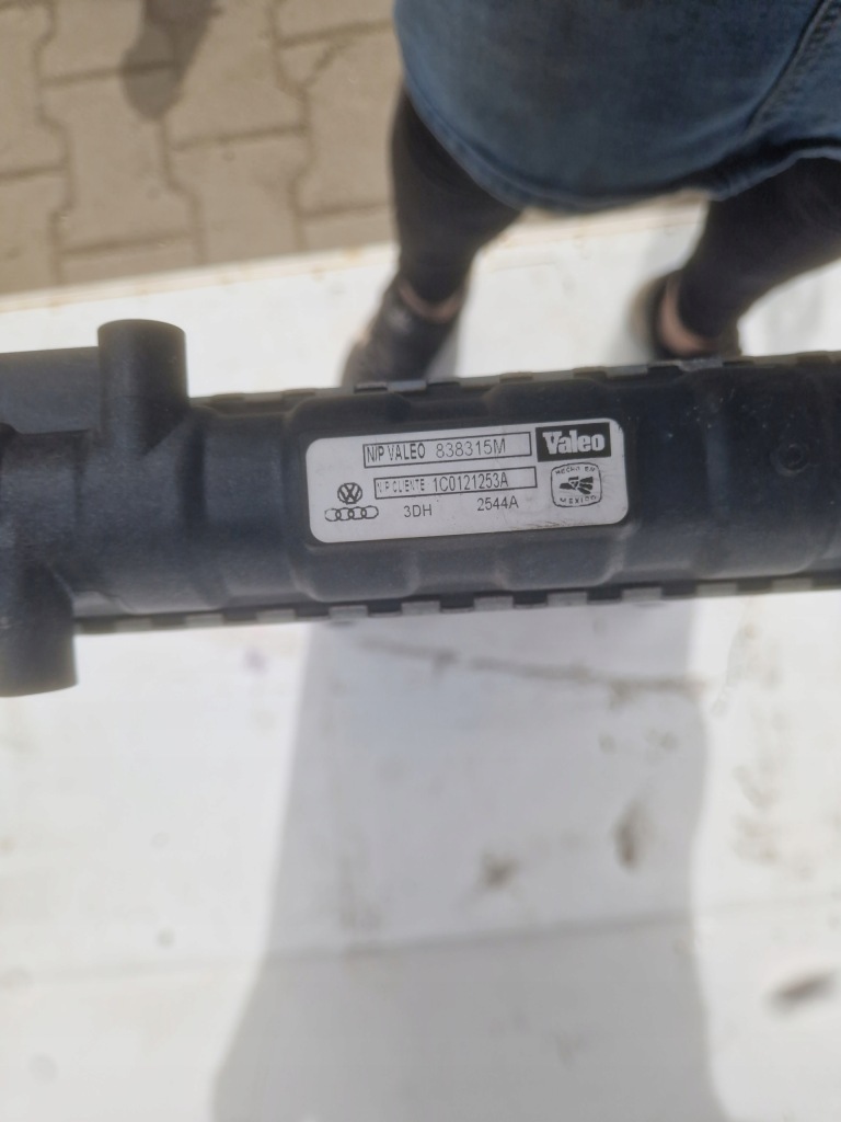 Vw new beetle радиатор двигателя воды 1c0121253a Цена