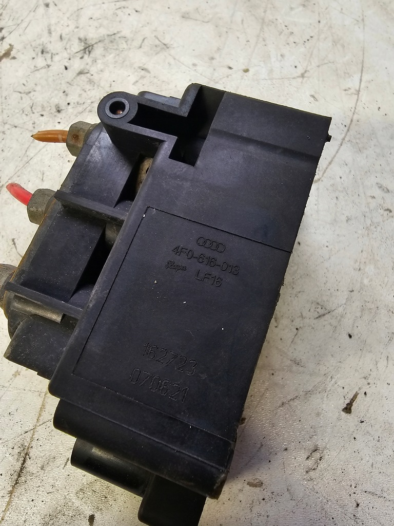 фото №6, Розподільник пневматика audi a6 c6 4f0616013