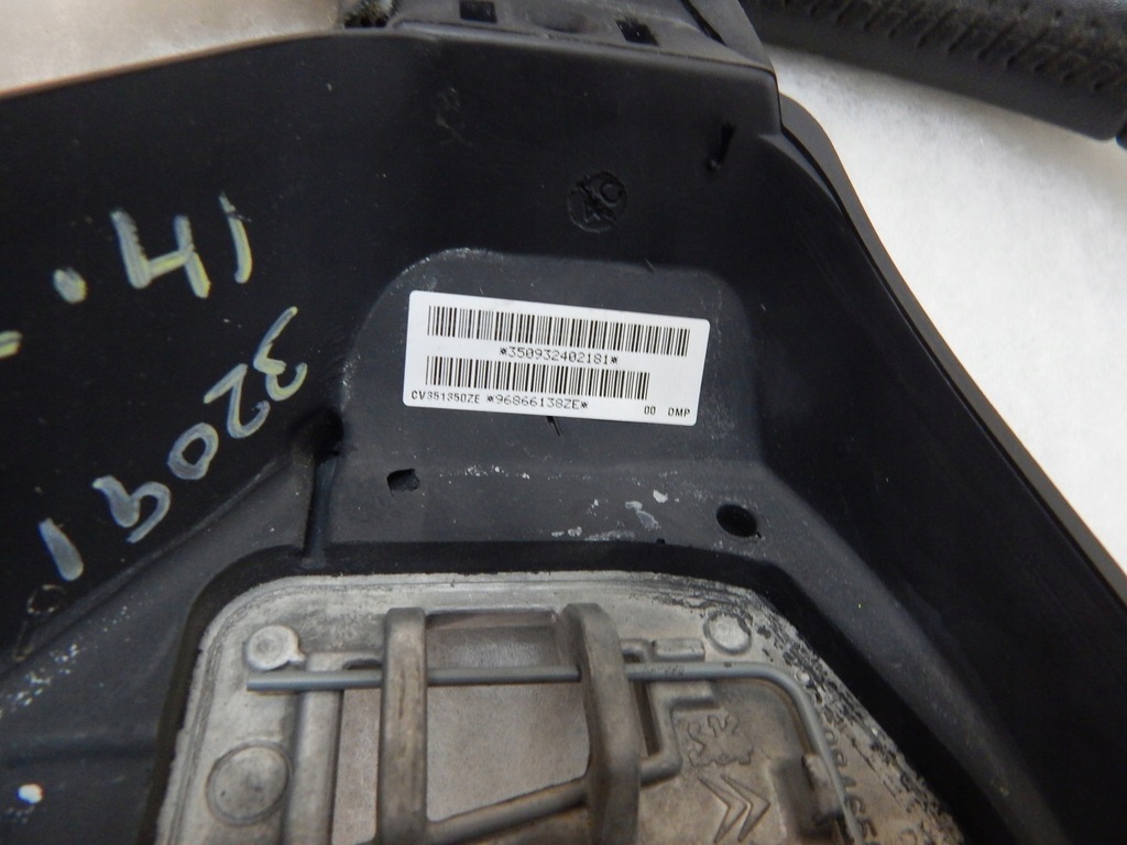 фото №11, Peugeot 3008 5008 - воздуховод кожа oryg ładna