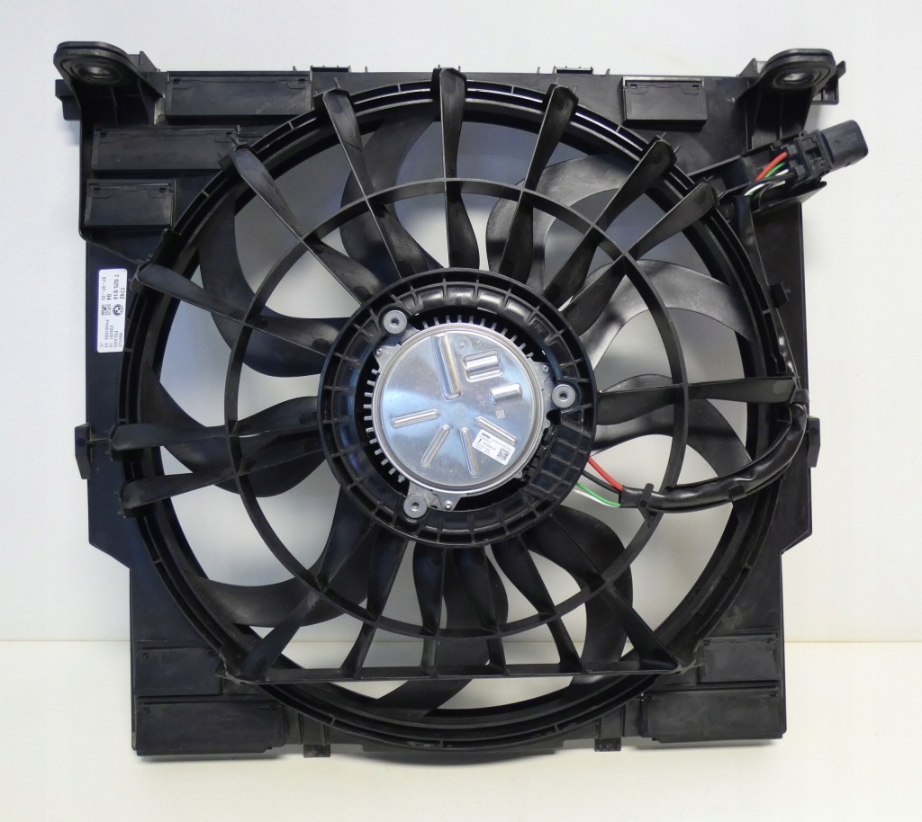 фото №1, Bmw g60 g61 7925814 корпус вентилятор радиатора