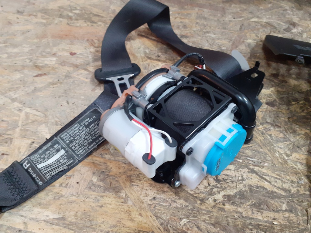 фото №7, Genesis g80 2015- консоль приборная панель подушки безопасности ремни