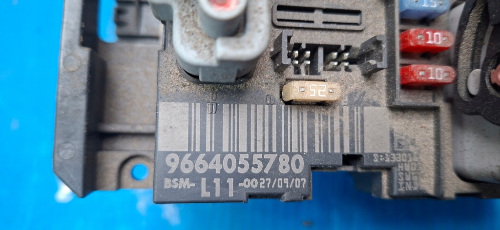 Peugeot 207 коробка запобіжників модуль bsm-l11 9664055780 в Україні