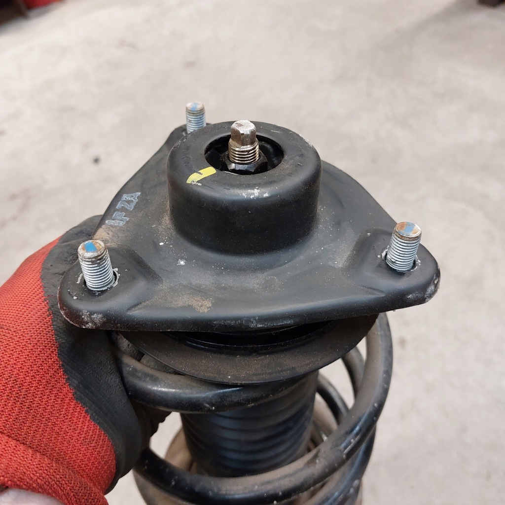 фото №15, Hyundai ix35 1,7 2013 амортизатор пружина правый перед с nowego автомобиля