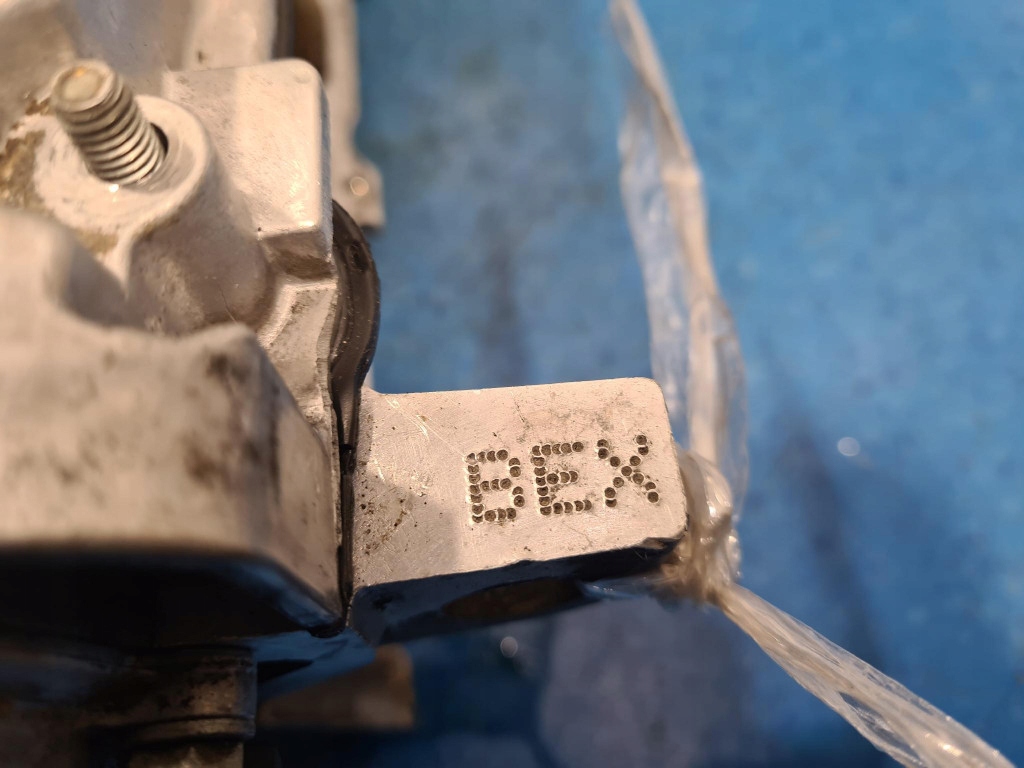 Audi a4 b6 1.8t bex головка двигуна 06a103373as Недорого