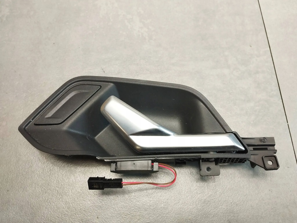 фото №1, Audi q3 f3 23a ручка внутренняя левая задняя 83a837019f