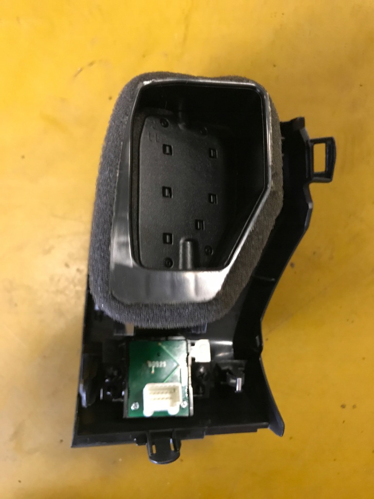 фото №9, Левая решётка обдув воздуха nissan leaf i ze0 eu