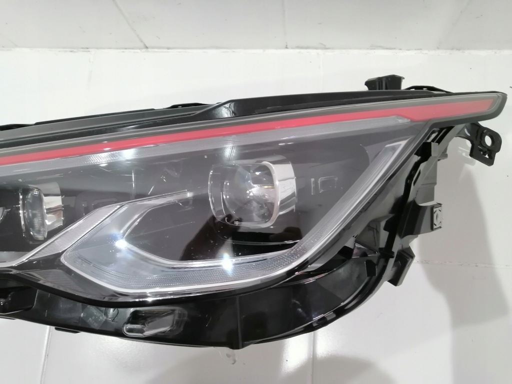 фото №10, Лампа левая передняя перед vw golf 8 5h1