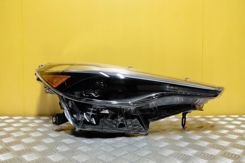 фото №1, Toyota corolla cross 2022-2023 фара лампа full led r срібляста usa