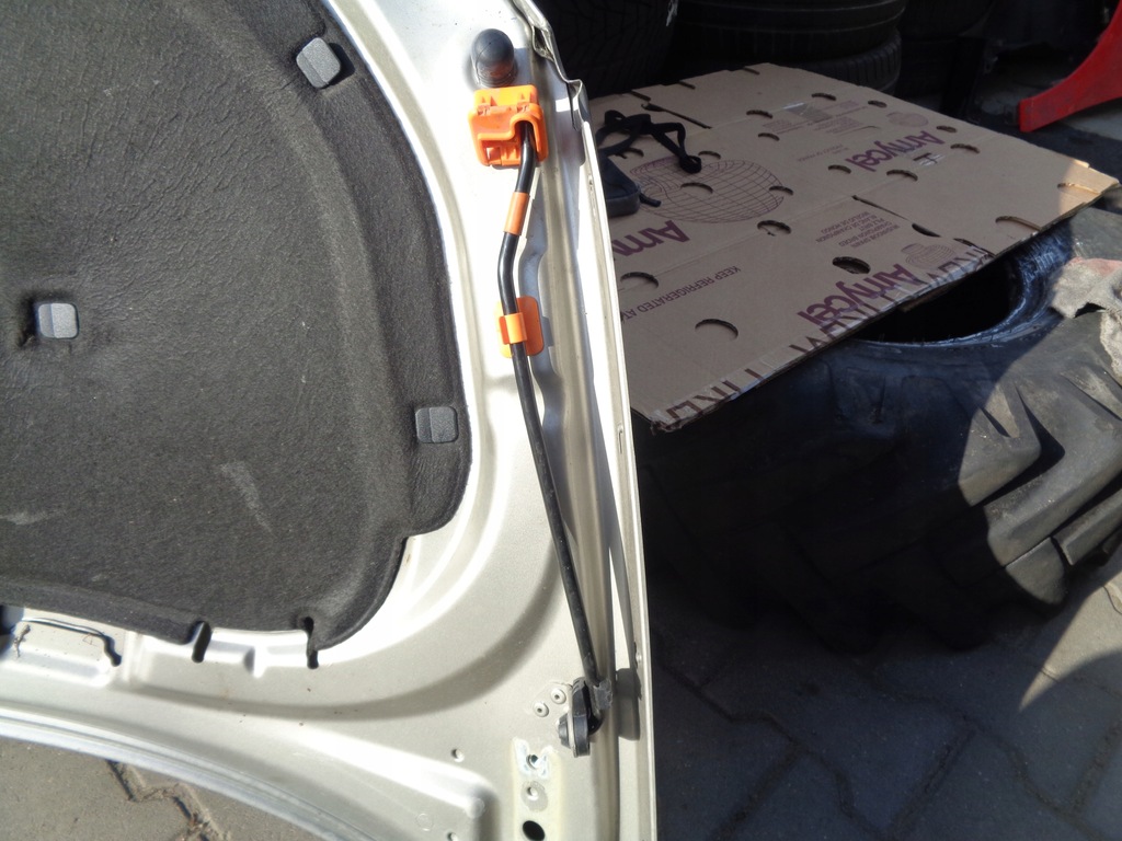 фото №1, Skoda roomster fabia ii підпірка капот