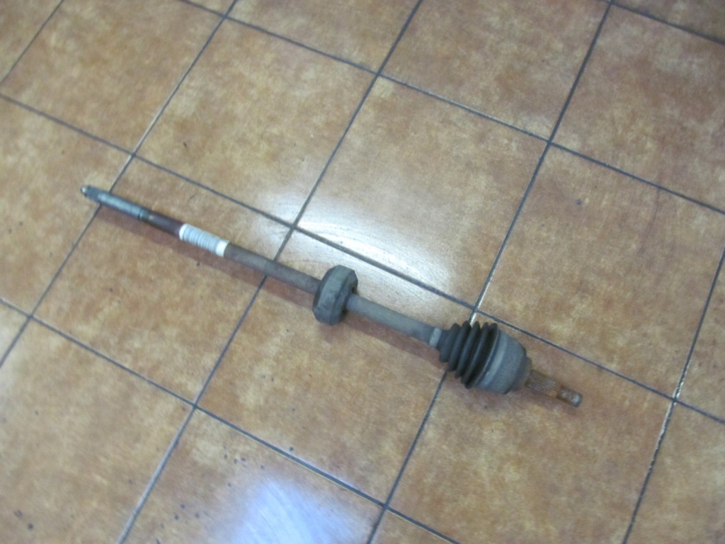 фото №1, Dacia оригінальний номер 391007857r привідний вал передня p