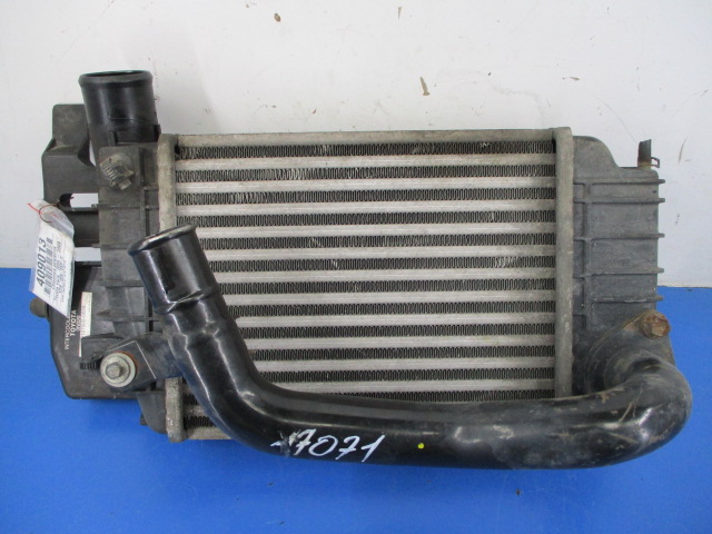 фото №1, Yaris ii 1.4d-4d радиатор воздуха интеркулер